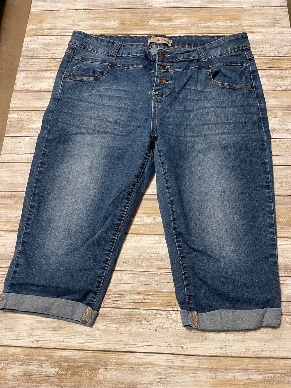 Blue Savvy Women's Capri Jeans Size 20